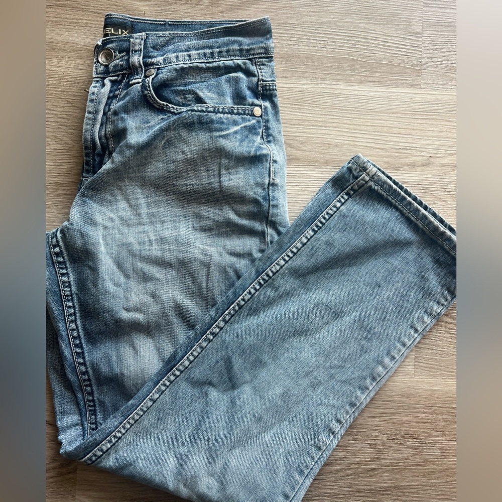 Helix Classic Denim Straight Jeans